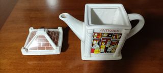 Teiera in porcellana decorata