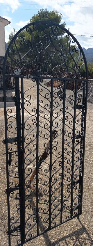 Puerta de jardín de forja