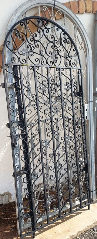 Puerta de jardín de forja
