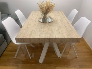 4 nuove sedie nordiche bianche