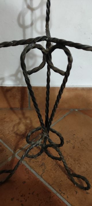 Porta vaso in ferro battuto lavorato