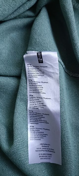 Camiseta de brillo verde y plateada