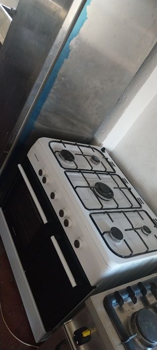 Cocina de gas Taurus 6 fuegos