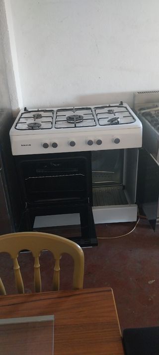 Cocina de gas Taurus 6 fuegos