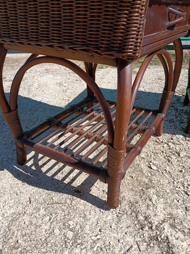 Comodini in bambù e vimini