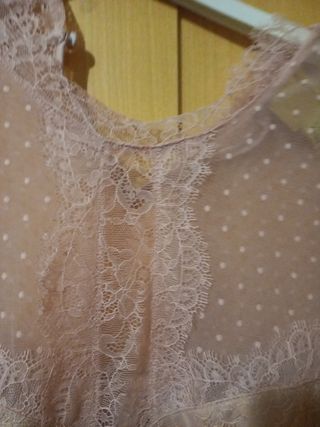Blusa de encaje rosa
