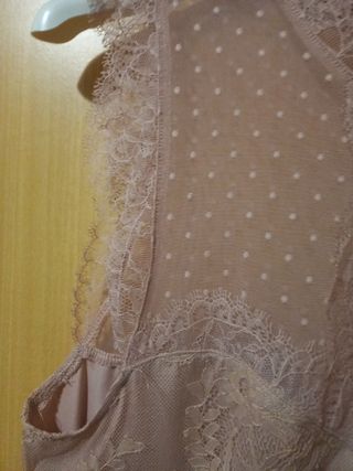 Blusa de encaje rosa