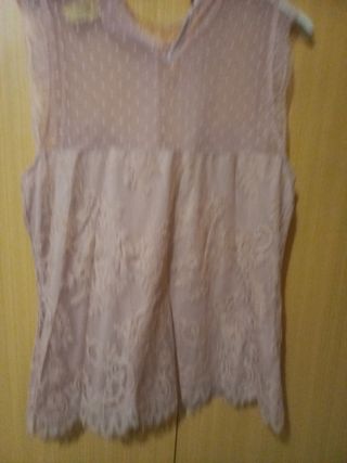 Blusa de encaje rosa