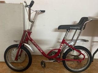 Bicicleta Motoretta Roja Vintage