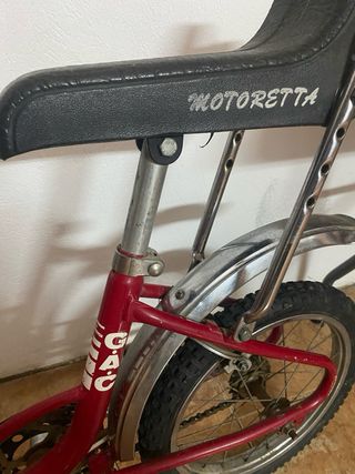 Bicicleta Motoretta Roja Vintage