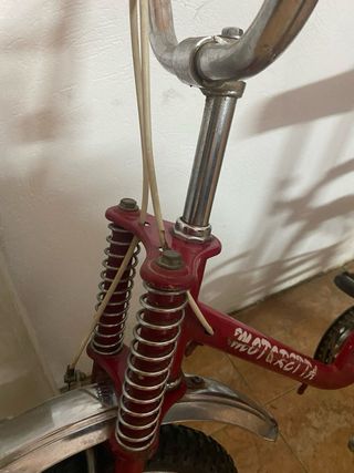 Bicicleta Motoretta Roja Vintage