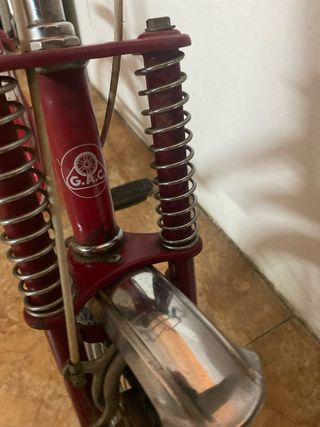 Bicicleta Motoretta Roja Vintage