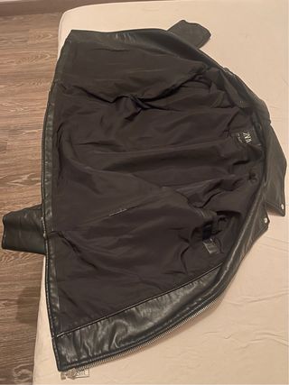 Cazadora cuero Zara