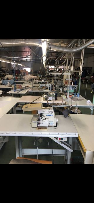 Alquiler nave industrial con pequeña vivienda