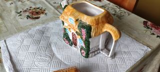 Teiera a forma di casa