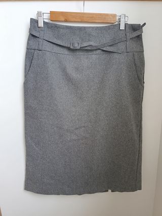 Falda gris con cinturón Benetton