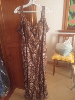 Abito da cerimonia con coprispalle abbinato