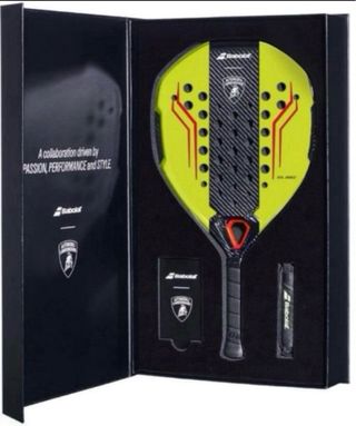 Pala Babolat x LAMBORGHINI.

