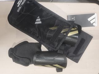 Espinilleras Adidas Negras y Doradas( infantil)