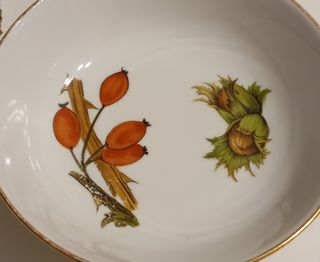 Cuenco de porcelana con diseño floral Royal worces