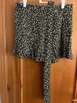 Falda Zara verde floral
