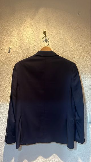 Traje de vestir azul marino para hombre