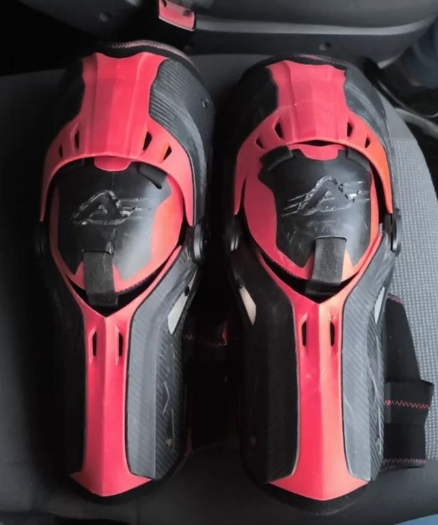 Rodilleras Acerbis Gorila Articuladas rojas