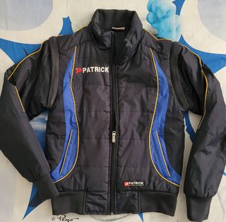Giubbino sportivo Patrick blu. Va bene fino ai 13
