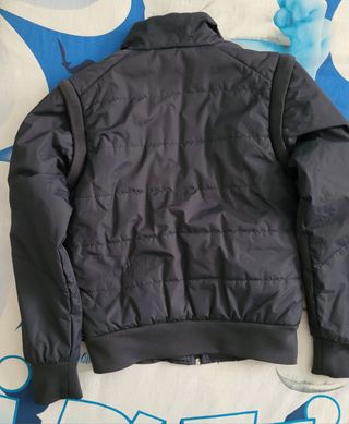 Giubbino sportivo Patrick blu. Va bene fino ai 13