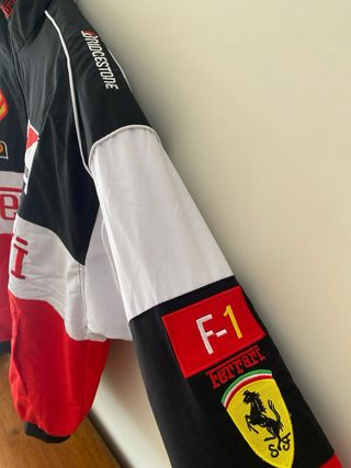 Chaqueta Ferrari Negra, Roja y Blanca