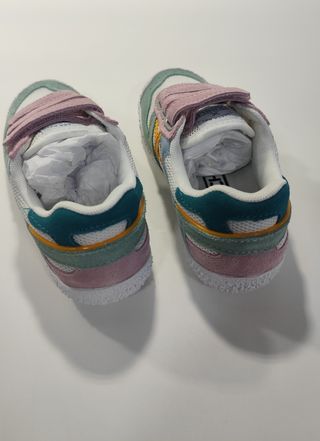 Zapatillas niña Munich verdes y rosas. Talla 29
