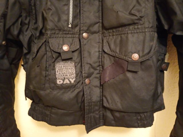 Cazadora de moto negra