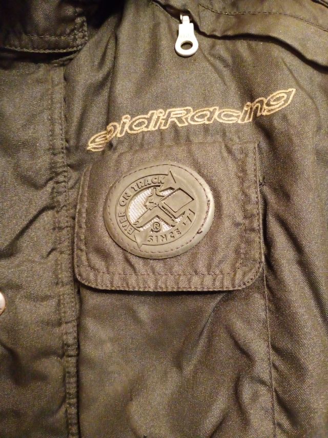 Cazadora de moto negra