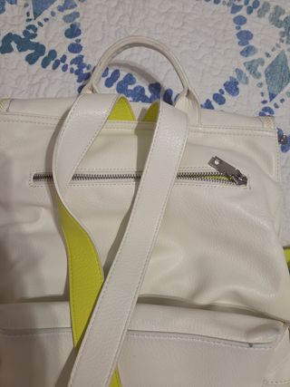 Mochila Desigual Mickey Mousse Blanca y Amarilla