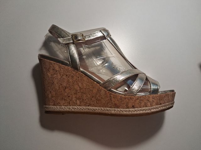 Sandalias Plataforma UGG Doradas