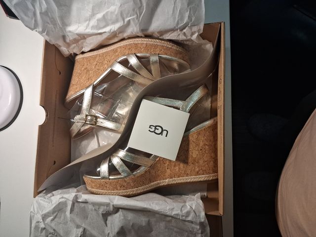 Sandalias Plataforma UGG Doradas