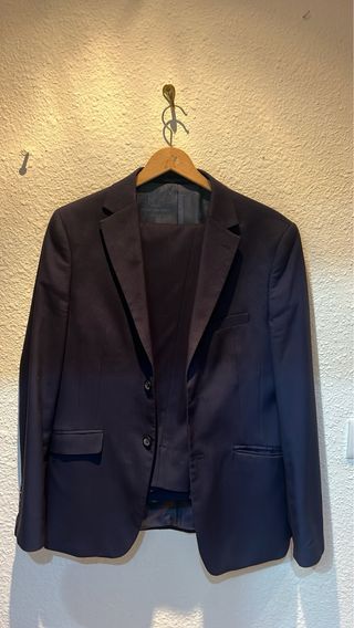 Traje de hombre azul marino