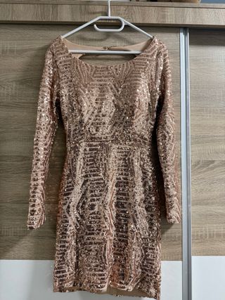 Vestido de fiesta dorado con lentejuelas