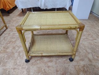 Mesa camarera bambú con ruedas. Muy buen estado.