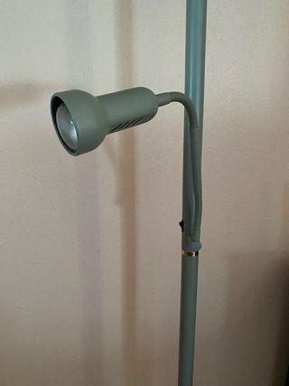 Lámpara de pie gris