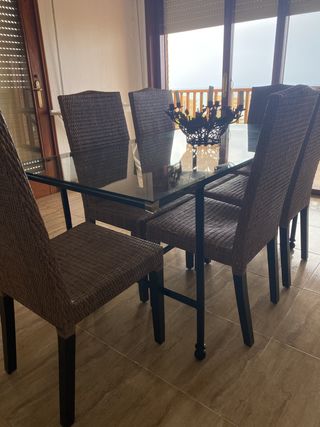 Mesa salon de Cristal + 6 Sillas Mimbre