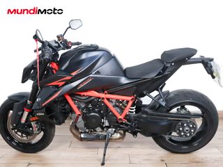 KTM 1390 SUPER DUKE R