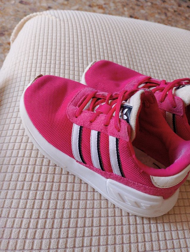ZAPATILLAS ADIDAS + CROCS NIÑA