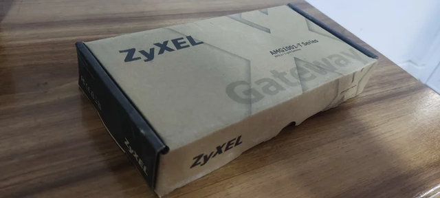 Router Zyxel AMG1001-T10A