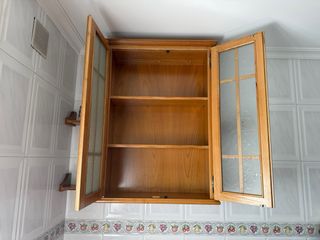 Mueble alto madera maciza cocina vitrina