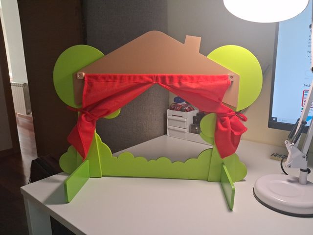 Teatro de marionetas infantil como nuevo