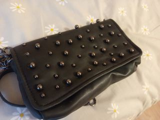 Bolso de mano Zara con tachuelas