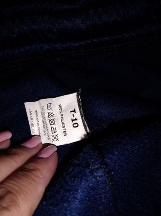 Pantalón de chándal azul, fundación victoria 
