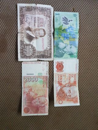 Billetes antiguos: 100, 200, 2000 pesetas y 1 leu