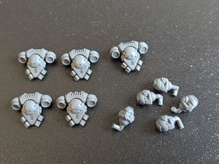 Bits mochilas y cascos para miniaturas